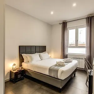 Floor 6 3*, Rzym Włochy