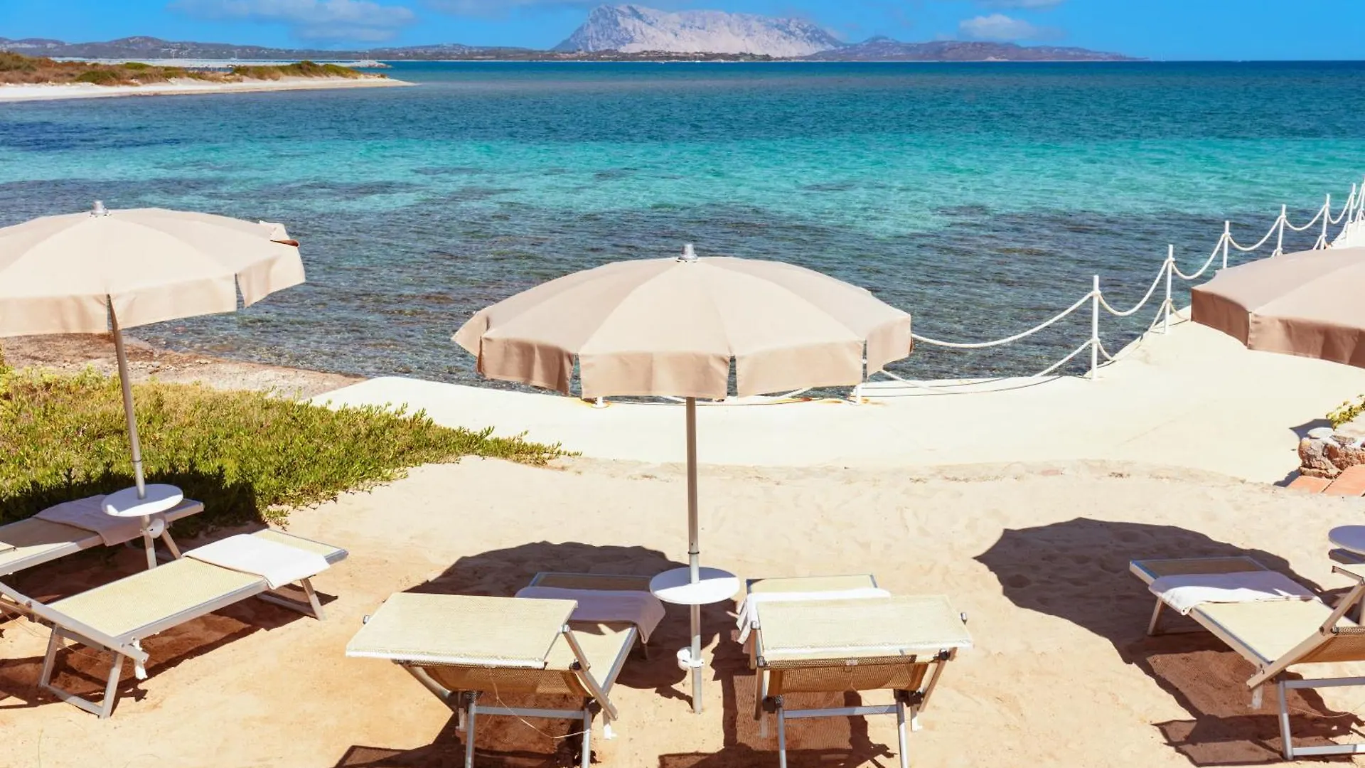 **** Hotel Amasea Resort San Teodoro  Itália